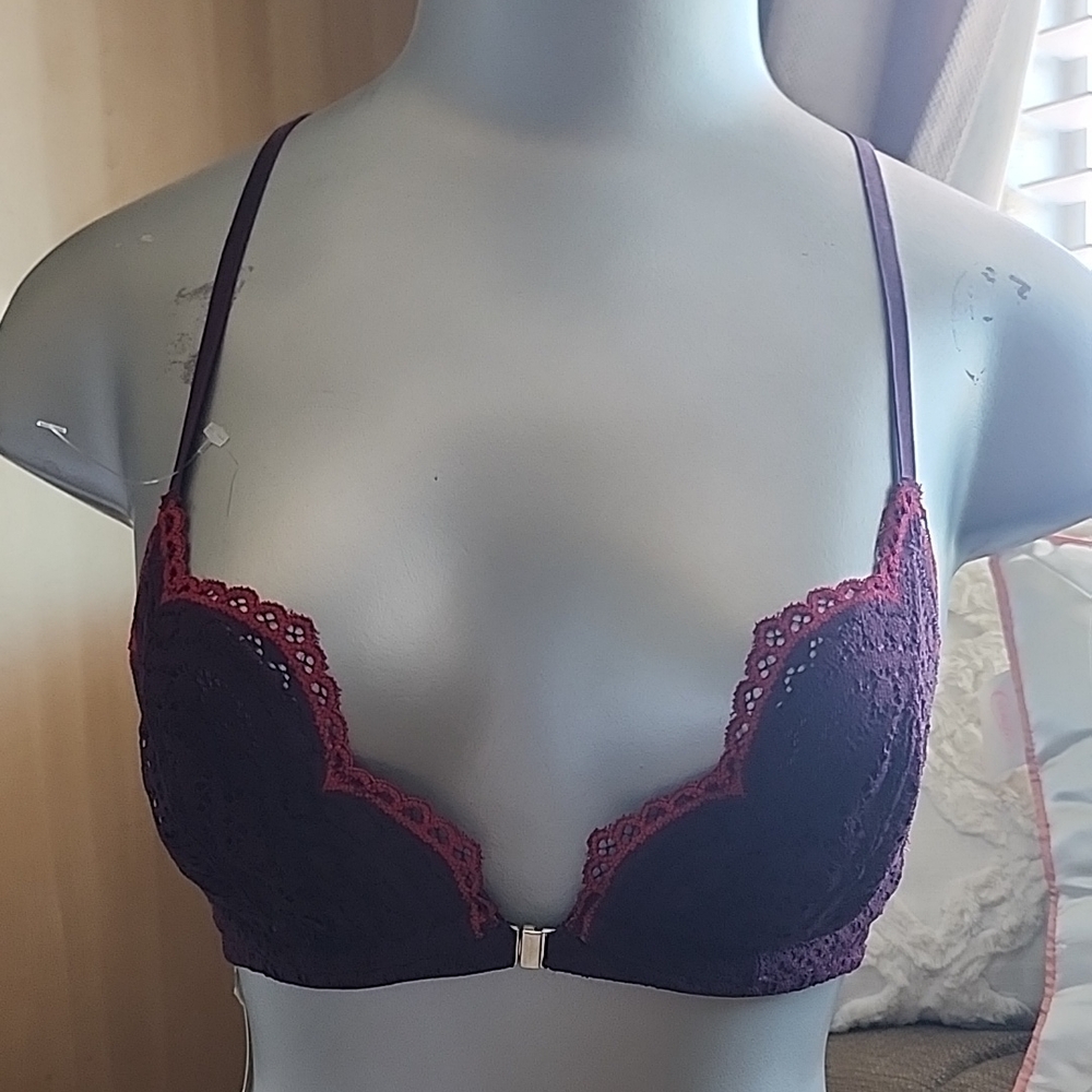 Intimately Elegant Lace Trimmed Racerback 32A Purple